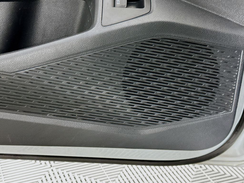 Thumbnail: 2019 Volkswagen Jetta - 18