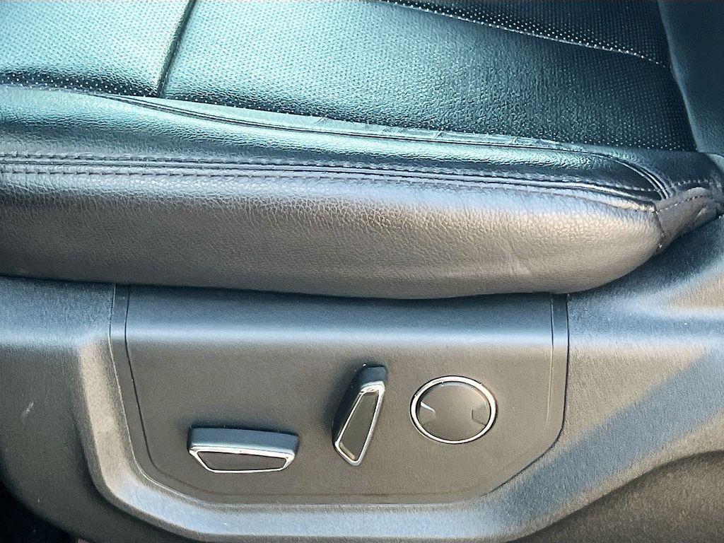 Used 2019 Gray Ford XLT image 20