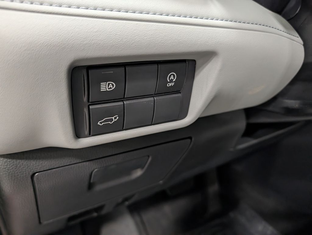 Used 2025 Toyota Highlander SUV