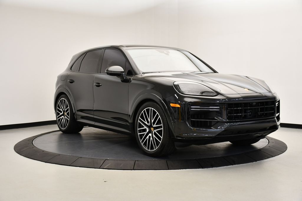 2024 Porsche Cayenne Turbo E-Hybrid 9