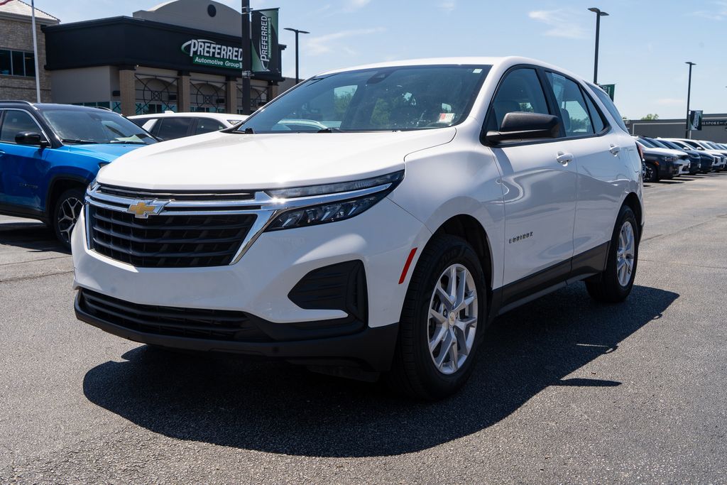 Summit White 2023 Chevrolet Equinox SUV / Crossover Four-Wheel Drive 6-Speed Automatic Overdrive