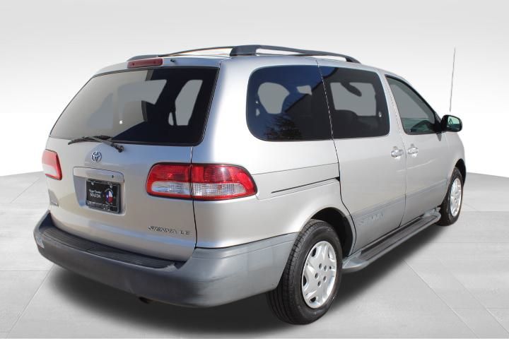 Used Car 2002 Toyota Sienna  For Sale Under $10,000 In Georgetown, Texas