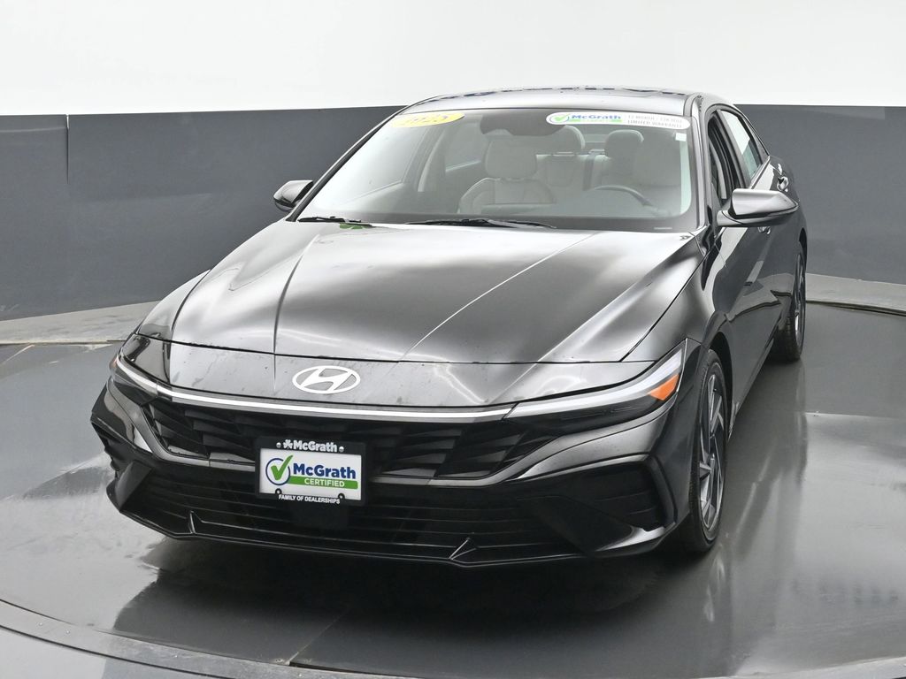 Certified Used 2025 Black Hyundai Limited image 5