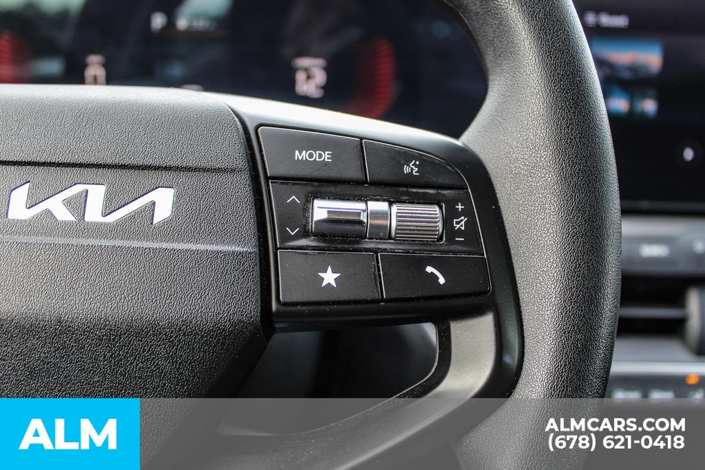 Used 2025 Gray Kia LXS image 25