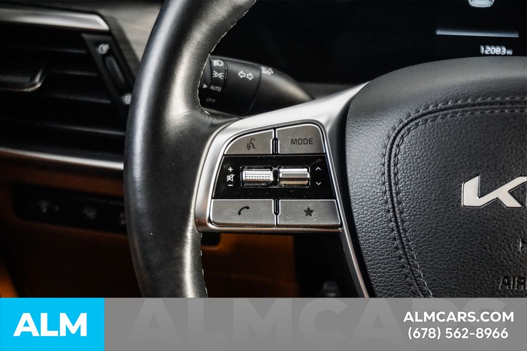 Used 2025 Black Kia EX X-Line image 26