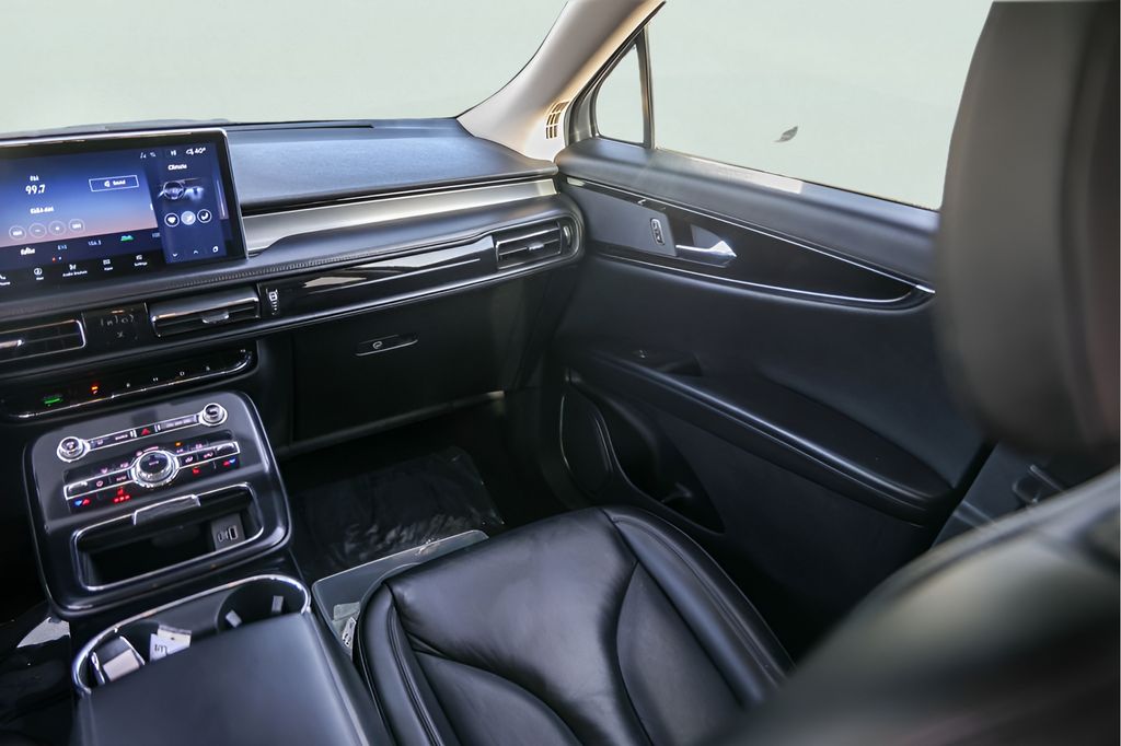 Used Car 2021 Lincoln Nautilus  Standard For Sale Under $30,000 In Austin, Texas