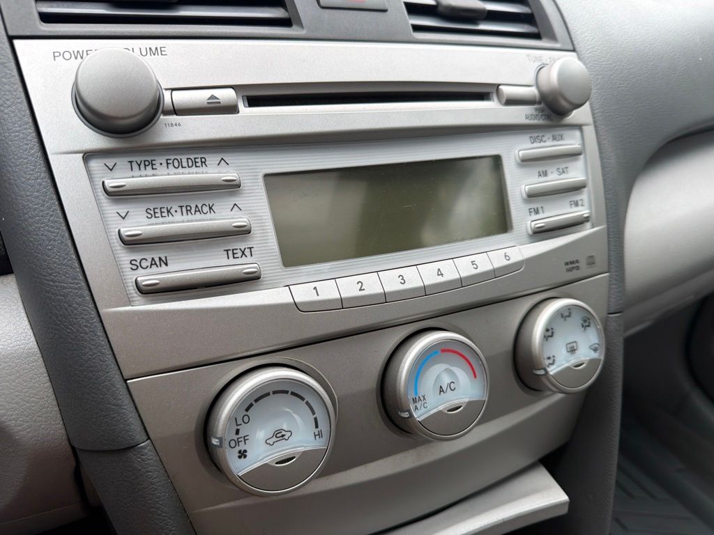 Thumbnail: 2011 Toyota Camry - 28