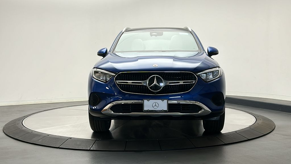2025 Mercedes-Benz GLC 350 2