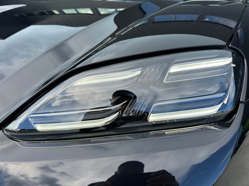 Thumbnail: 2025 Porsche Macan - 13