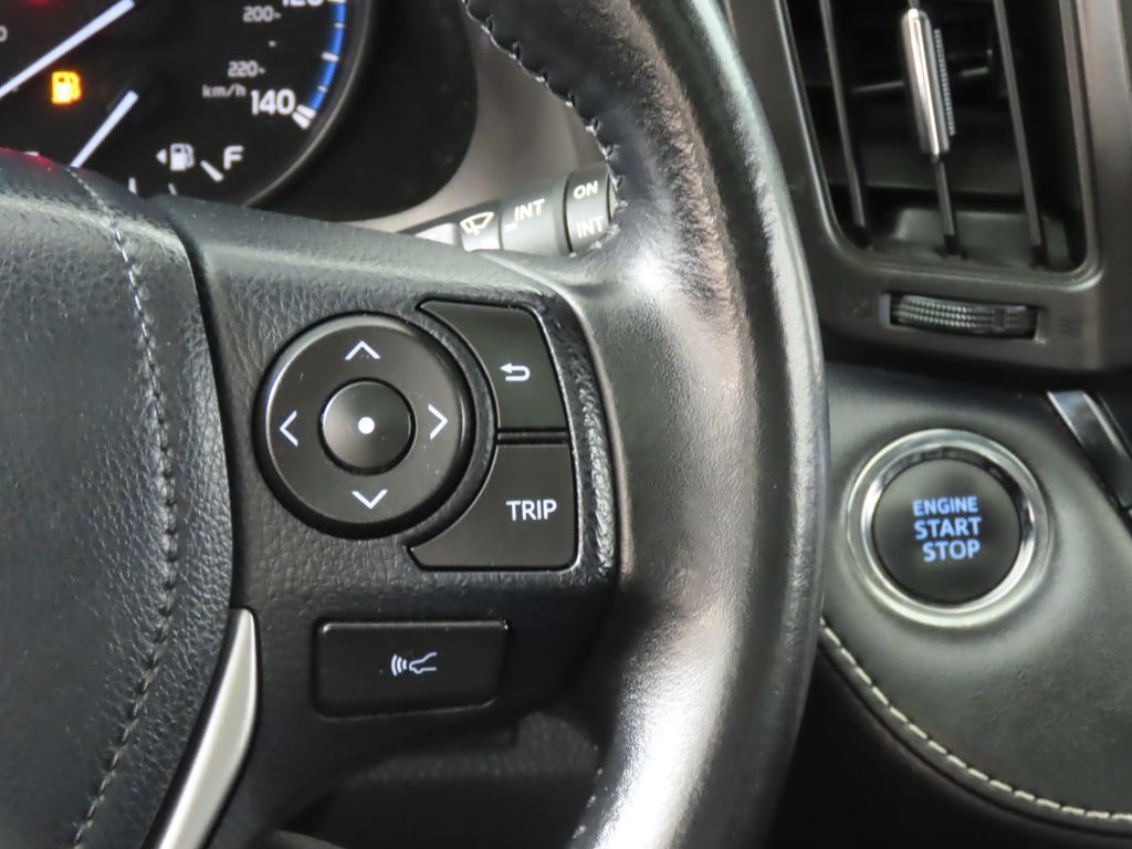 Thumbnail: 2018 Toyota RAV4 - 18