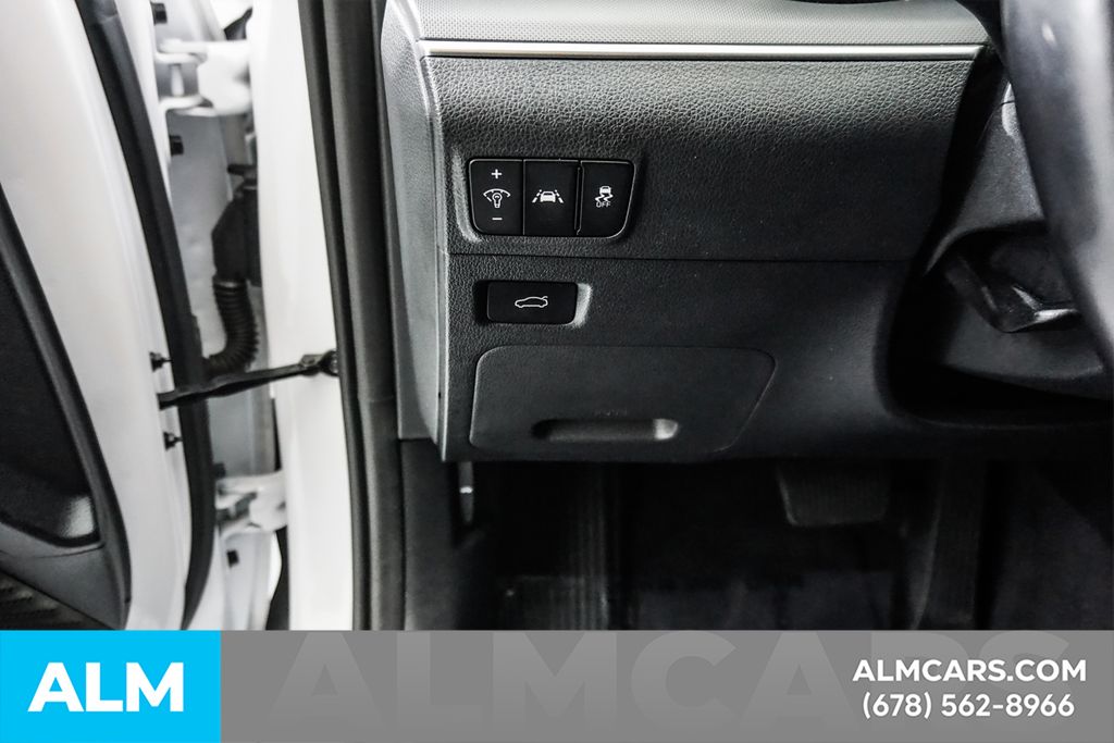 Used 2022 White Kia GT-Line image 31