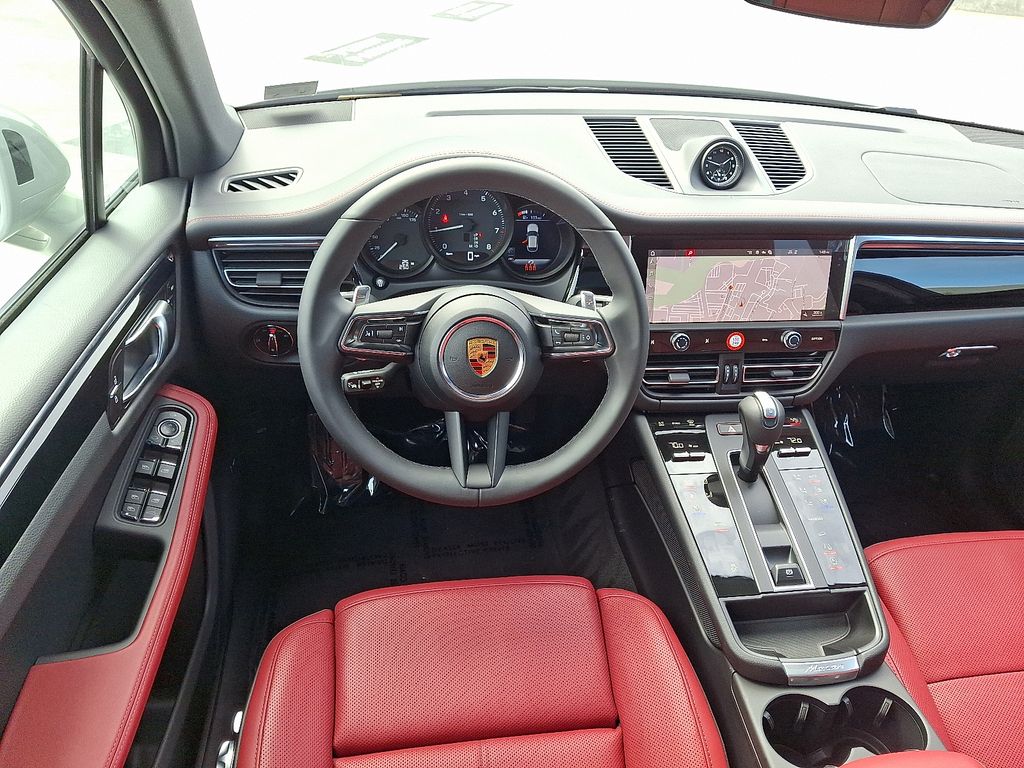 Thumbnail: 2026 Porsche Macan - 13