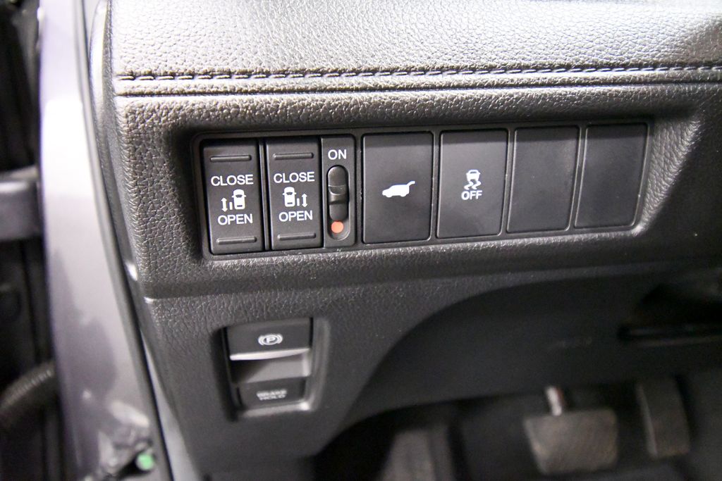 Used 2025 Honda Odyssey Van
