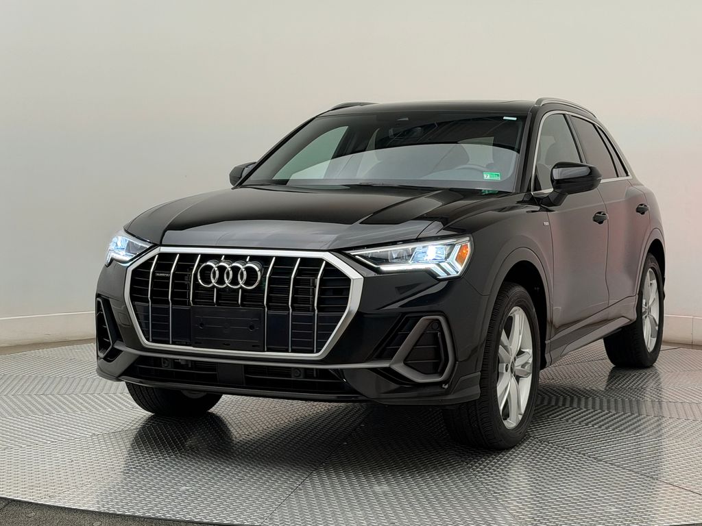 Thumbnail: 2023 Audi Q3 - 3