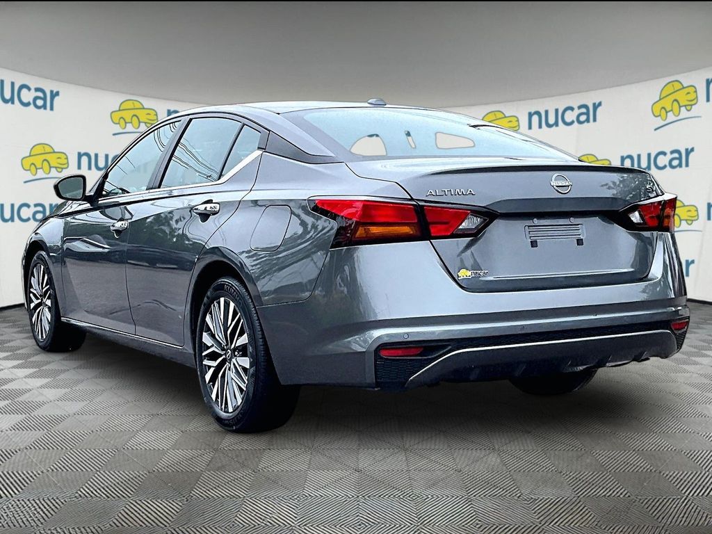 2024 Nissan Altima — photo 4