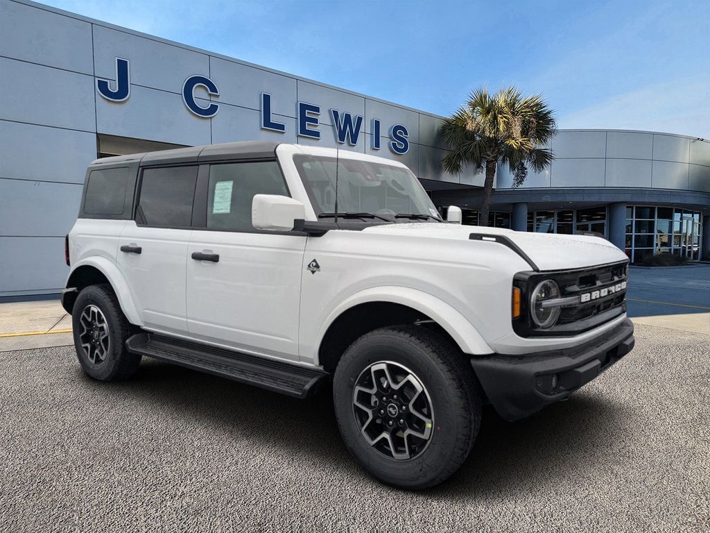 2026 Ford Bronco Outer Banks
