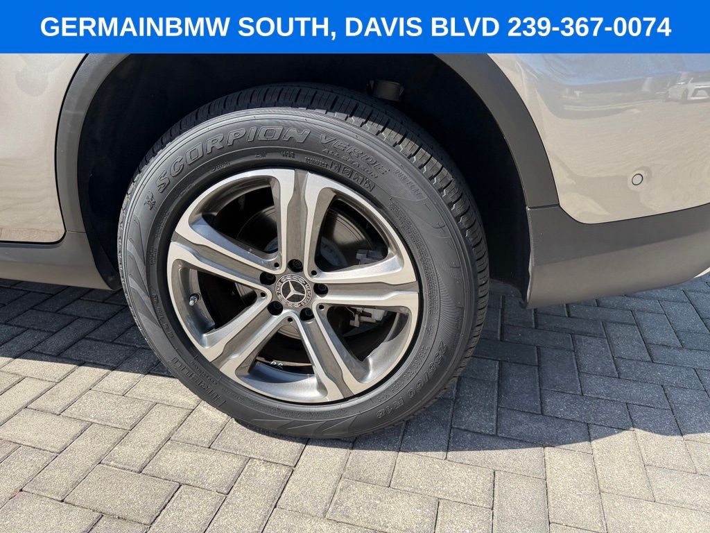 Used 2022  Mercedes-Benz GLC 300 image 26