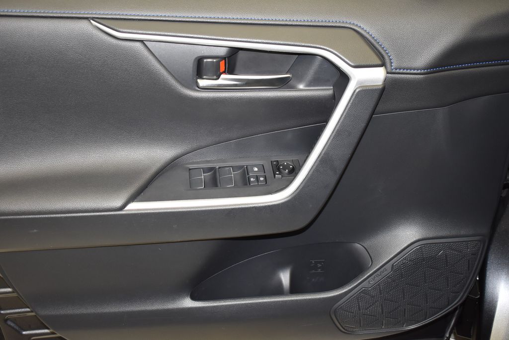Thumbnail: 2019 Toyota RAV4 - 9