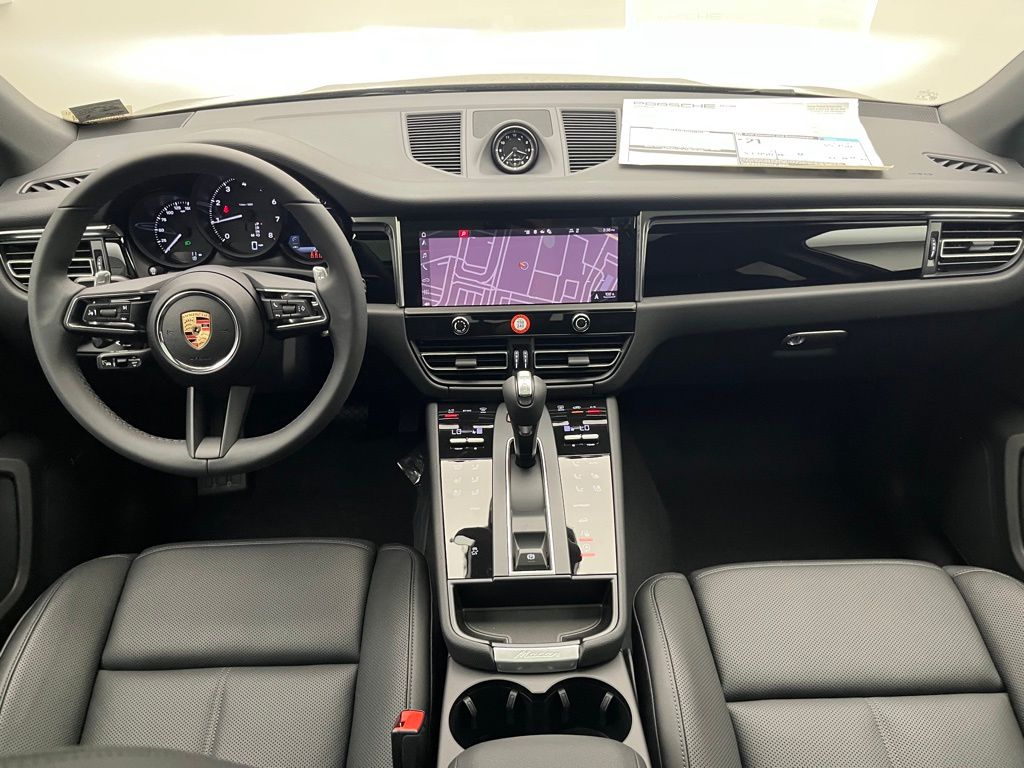 Thumbnail: 2025 Porsche Macan - 23