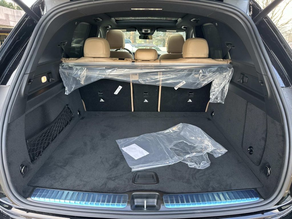 Thumbnail: 2026 Mercedes-Benz GLE - 21