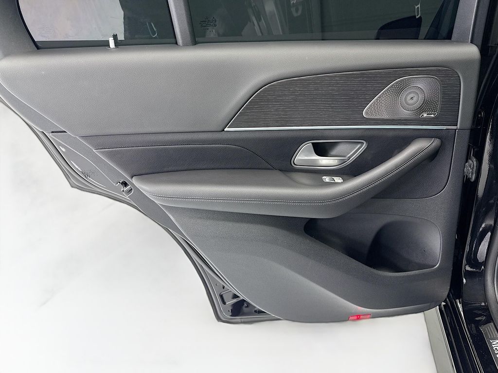 Thumbnail: 2023 Mercedes-Benz GLE - 25