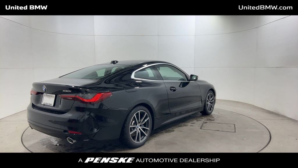 Thumbnail: 2025 BMW 4 Series - 8