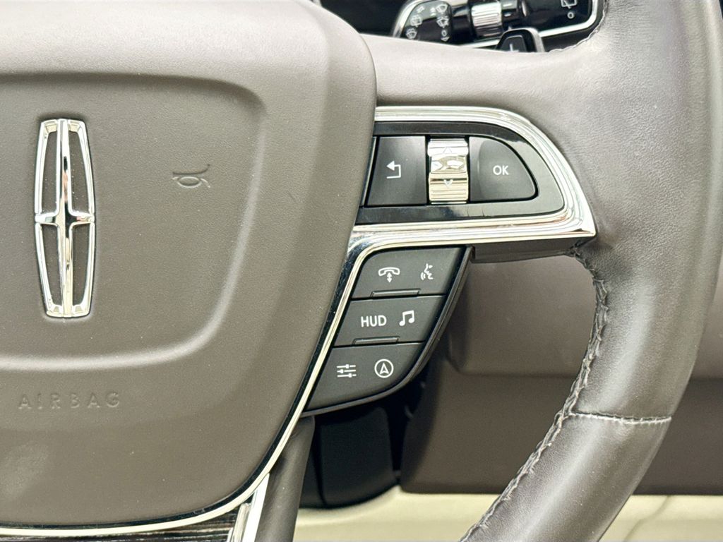 Thumbnail: 2023 Lincoln Navigator L - 15