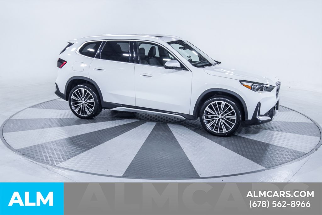 Used 2023 White BMW xDrive28i image 13