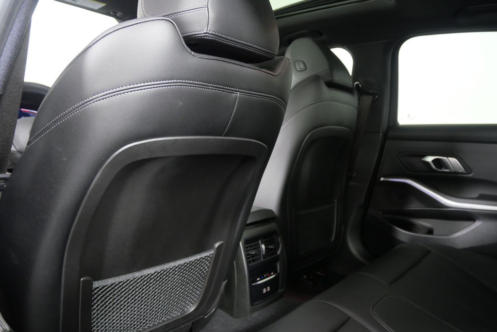 2022 BMW 3 Series 330i 16