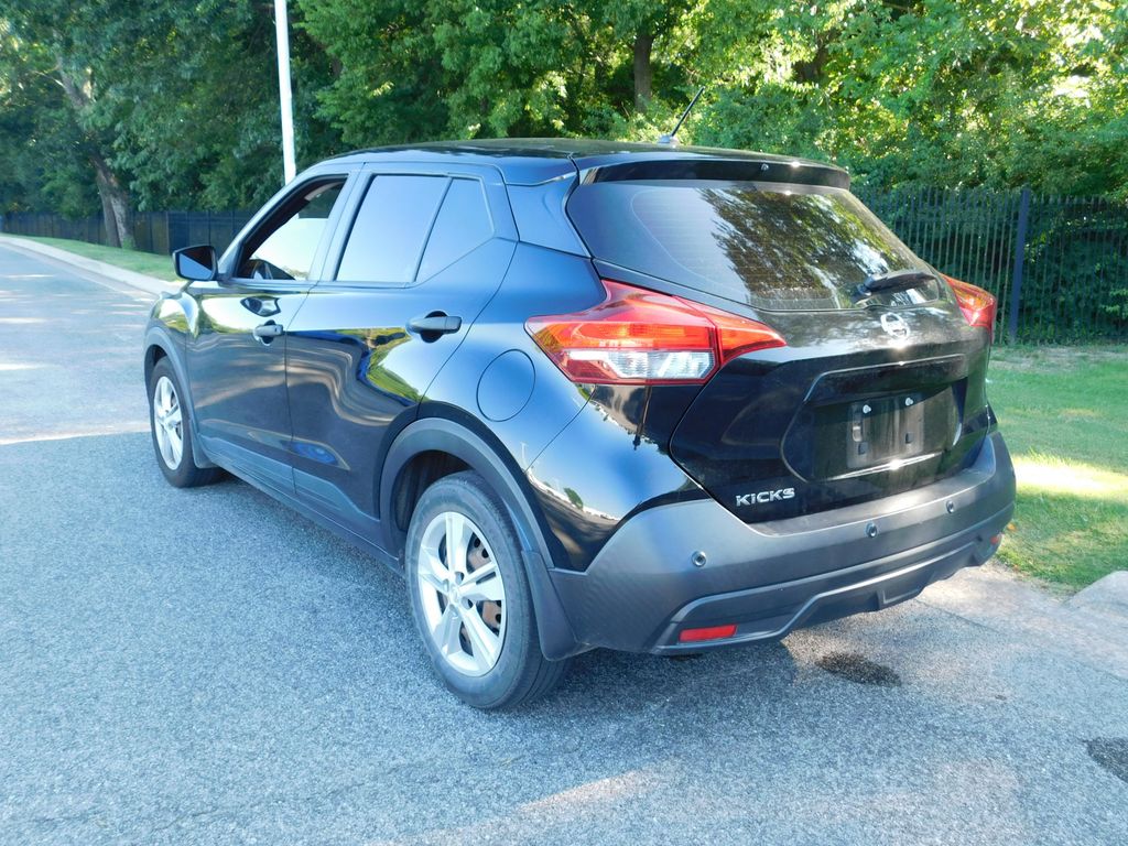 Thumbnail: 2020 Nissan Kicks - 3