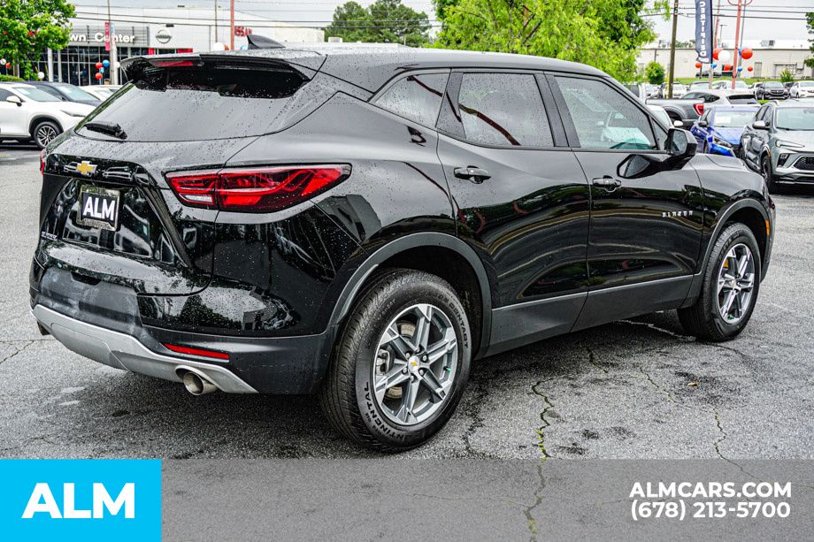 Used 2025 Black Chevrolet LT image 6