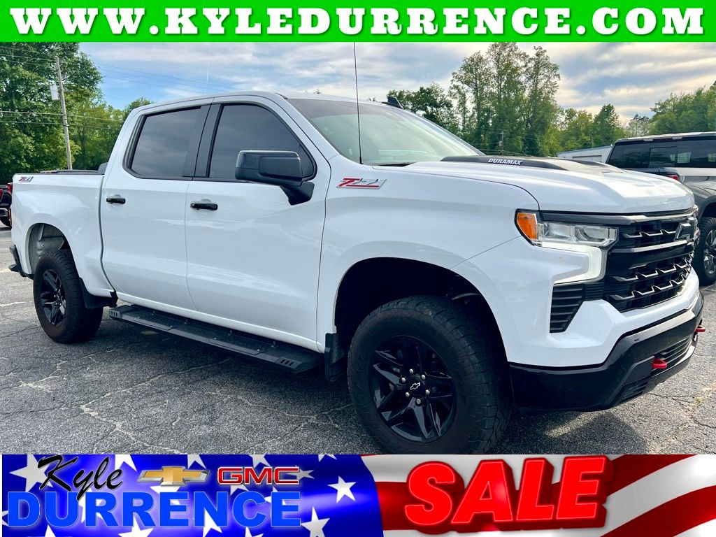 Summit White 2022 Chevrolet Silverado 1500 LT Trail Boss Crew Cab 4WD Pickup Truck Four-Wheel Drive Automatic