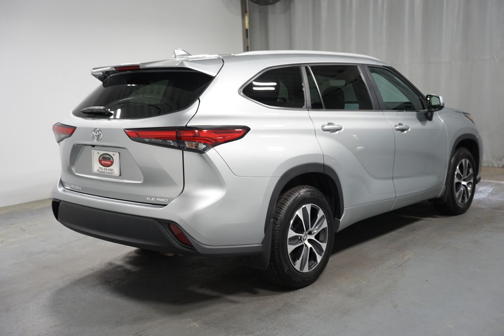 2023 Toyota Highlander XLE 8