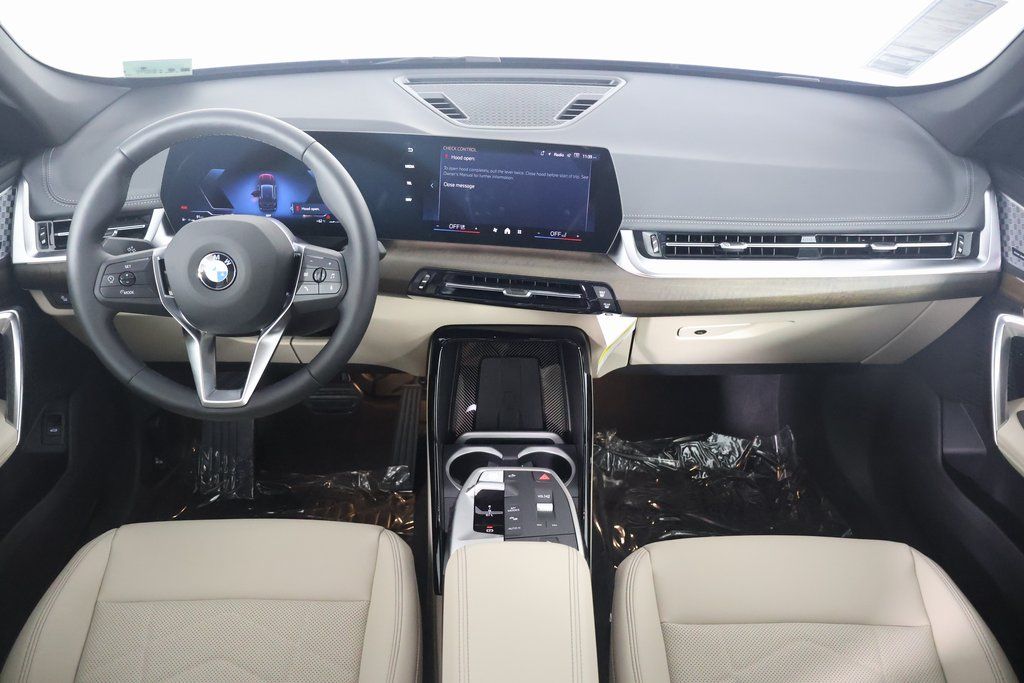 2025 BMW X1 xDrive28i 4