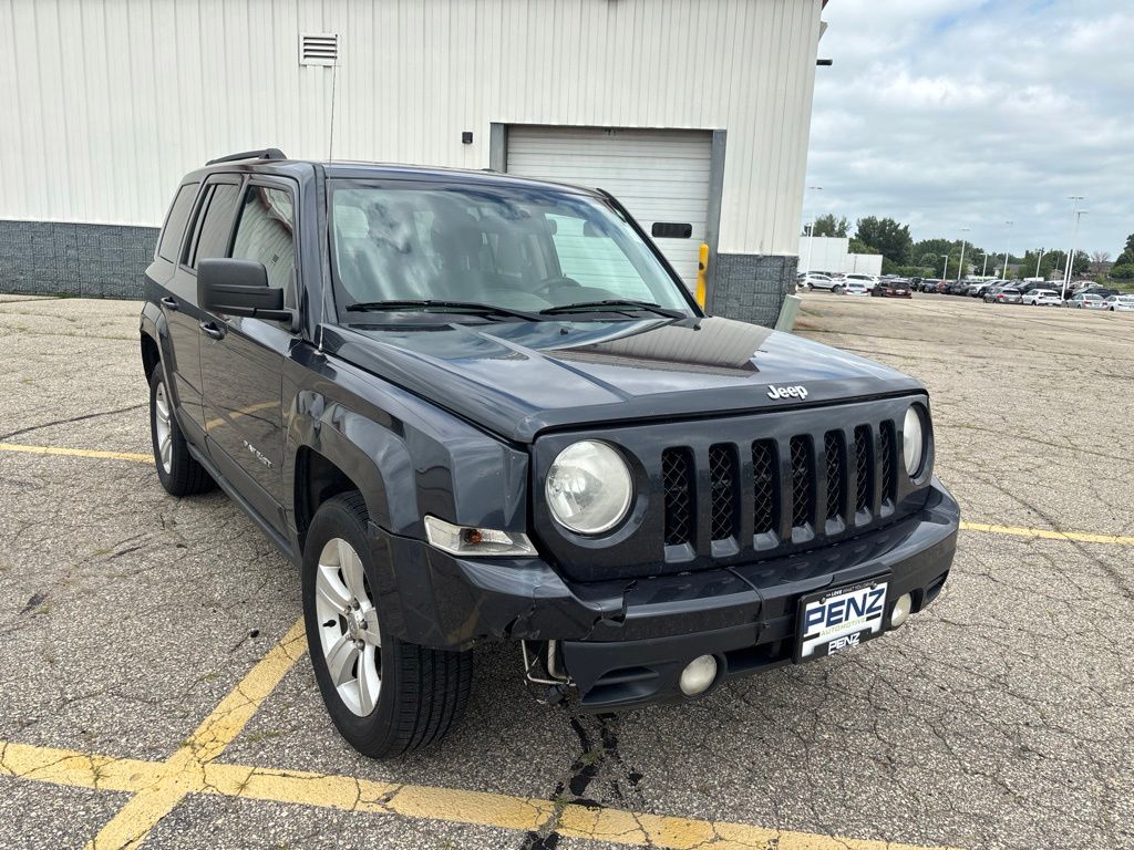 Gray (Maximum Steel Metallic Clearcoat) 2014 Jeep Patriot SUV / Crossover Four-Wheel Drive 6-Speed Automatic