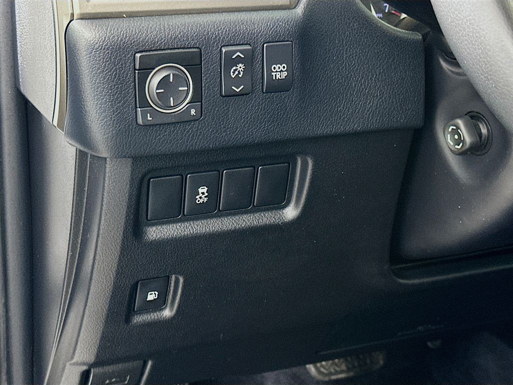 Thumbnail: 2014 Lexus GX - 10