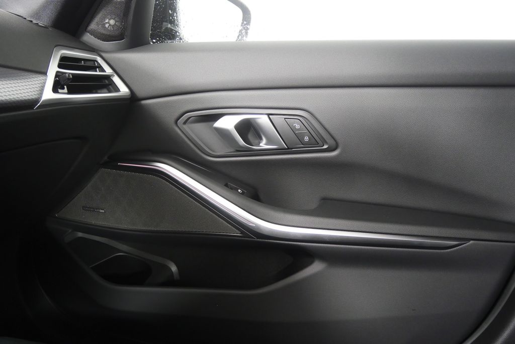 Thumbnail: 2026 BMW 3 Series - 24