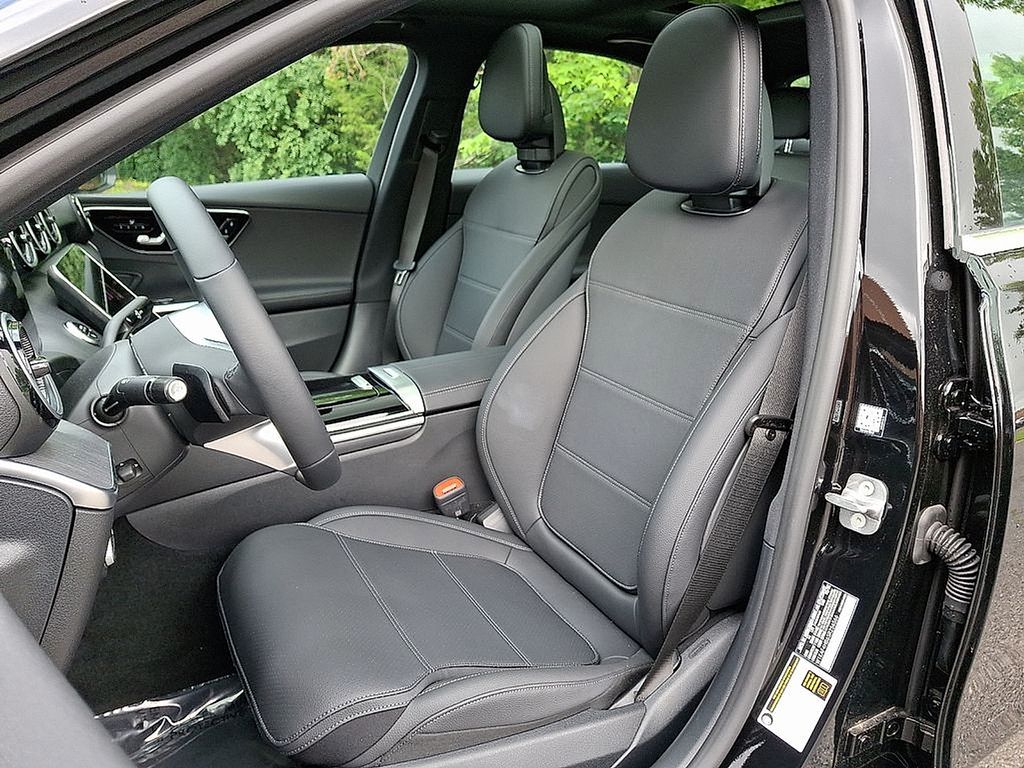 Thumbnail: 2025 Mercedes-Benz C-Class - 10