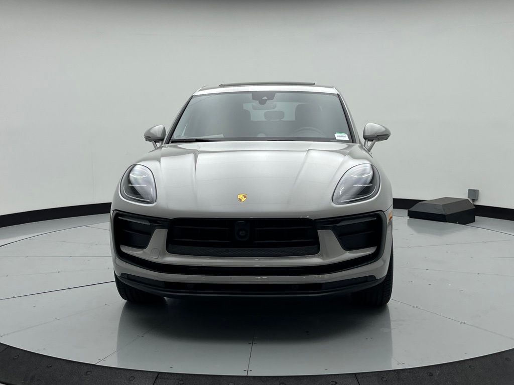 Thumbnail: 2025 Porsche Macan - 6