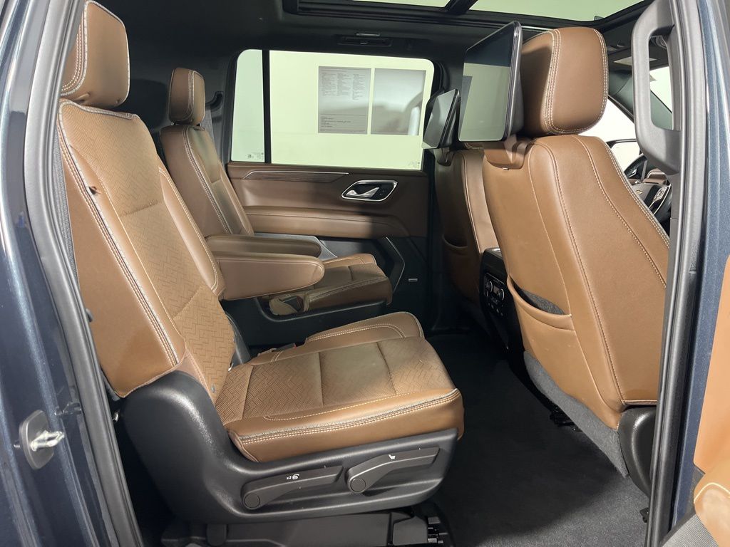 Thumbnail: 2022 Chevrolet Suburban - 11