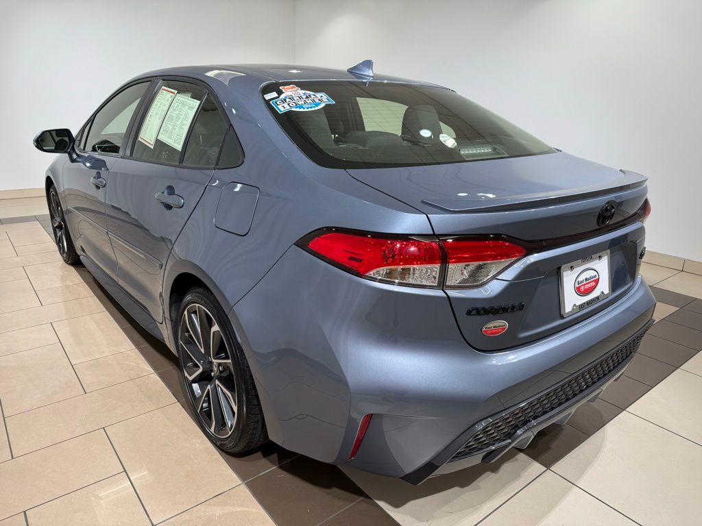 Thumbnail: 2022 Toyota Corolla - 3