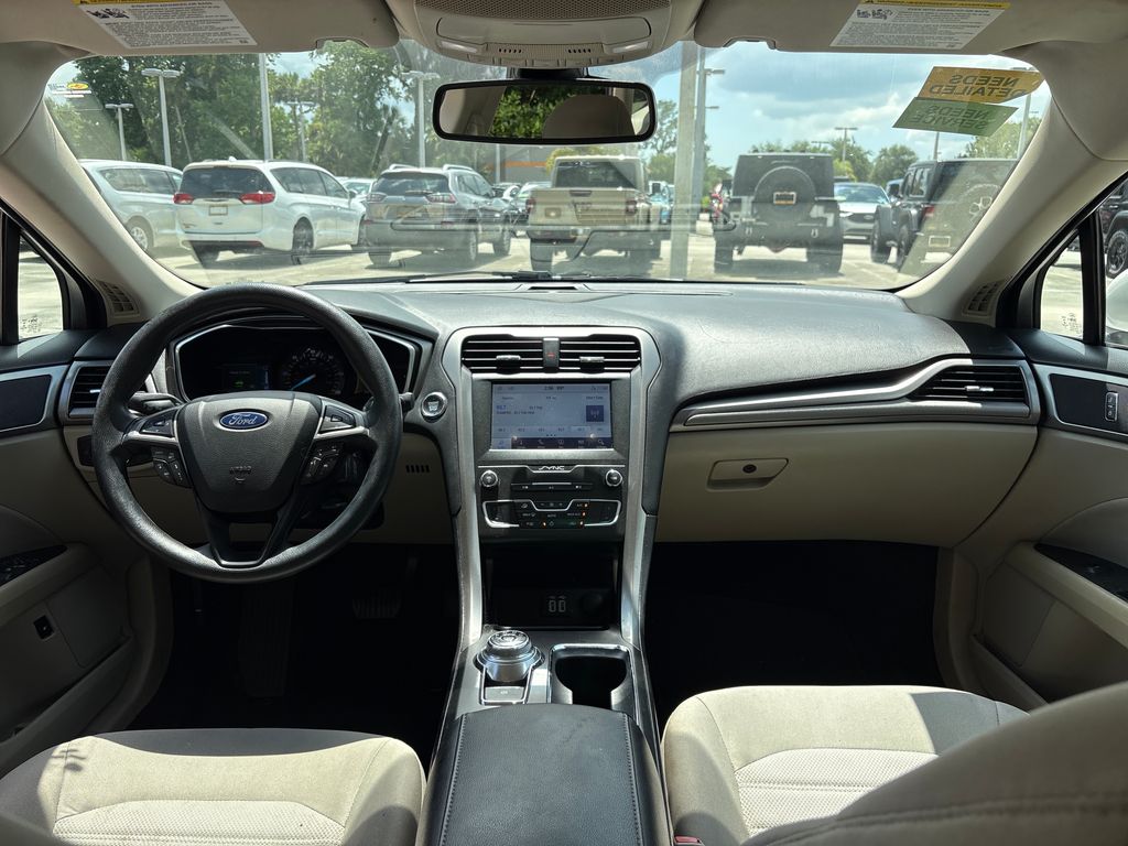 Used 2020 White Ford SE image 7