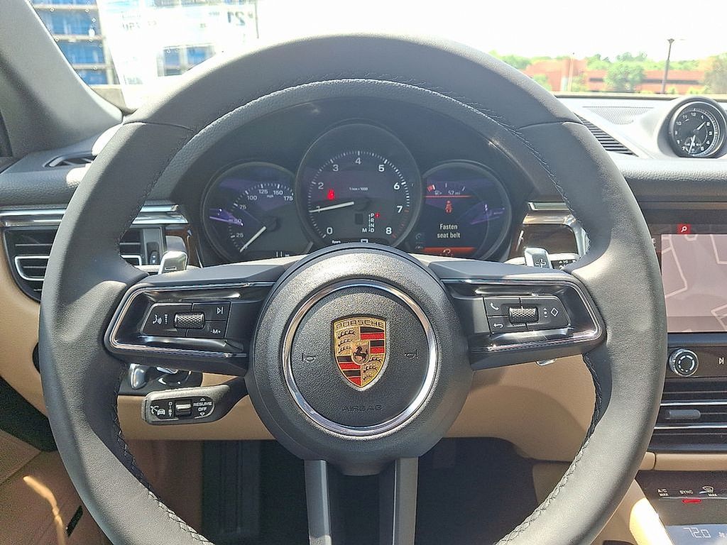 Thumbnail: 2025 Porsche Macan - 23