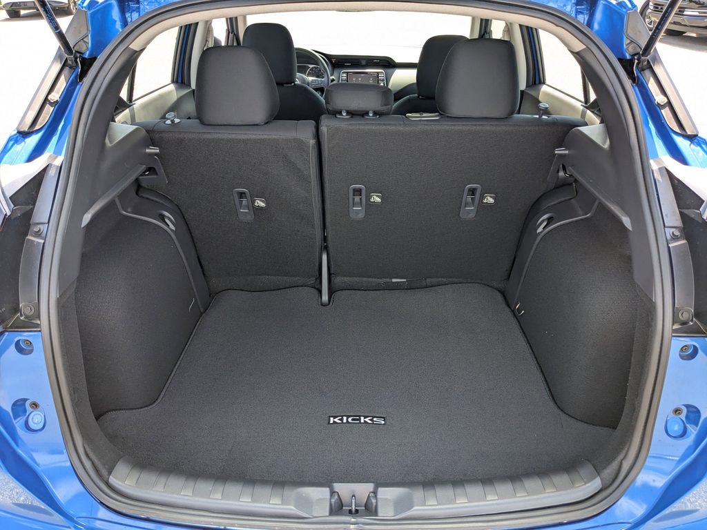 New 2025 Nissan Kicks Play SUV