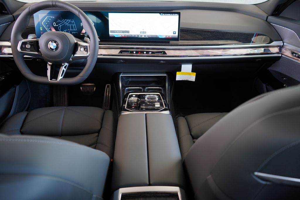 2025 BMW 7 Series 740i xDrive 14