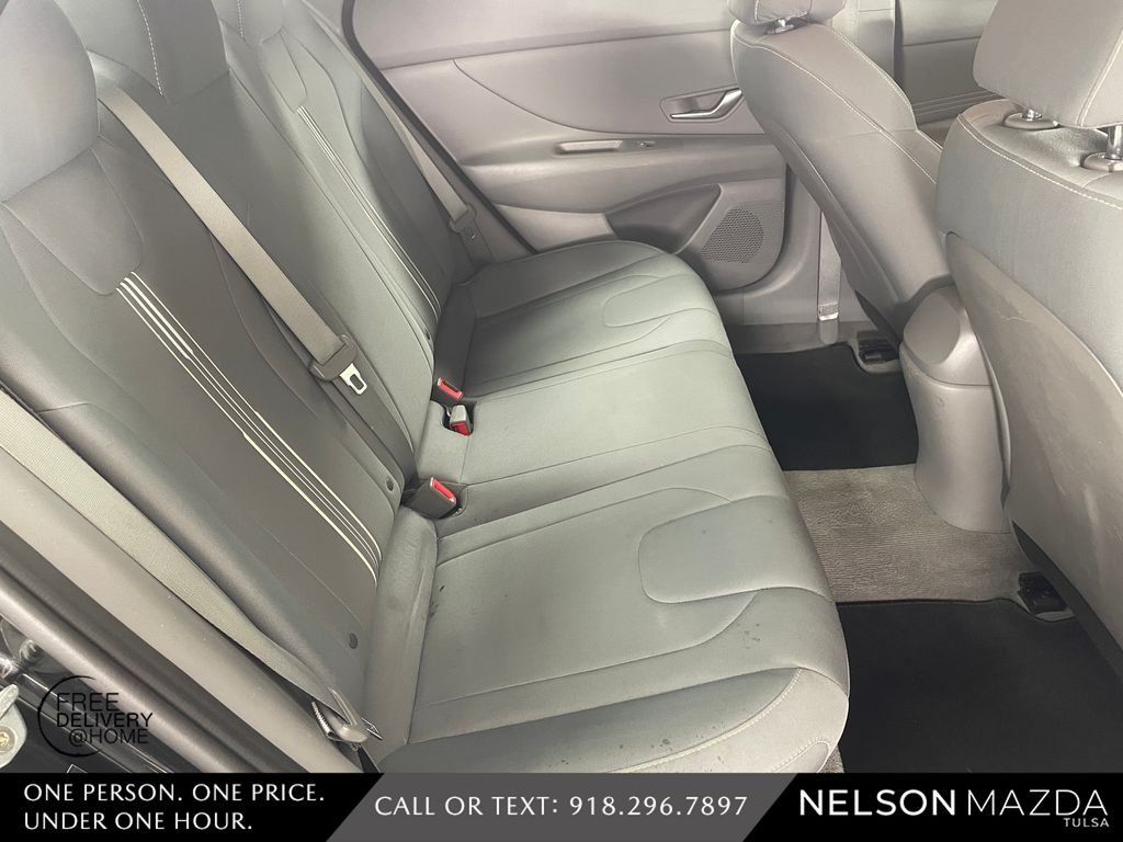 Used 2022 Black Hyundai SEL image 37