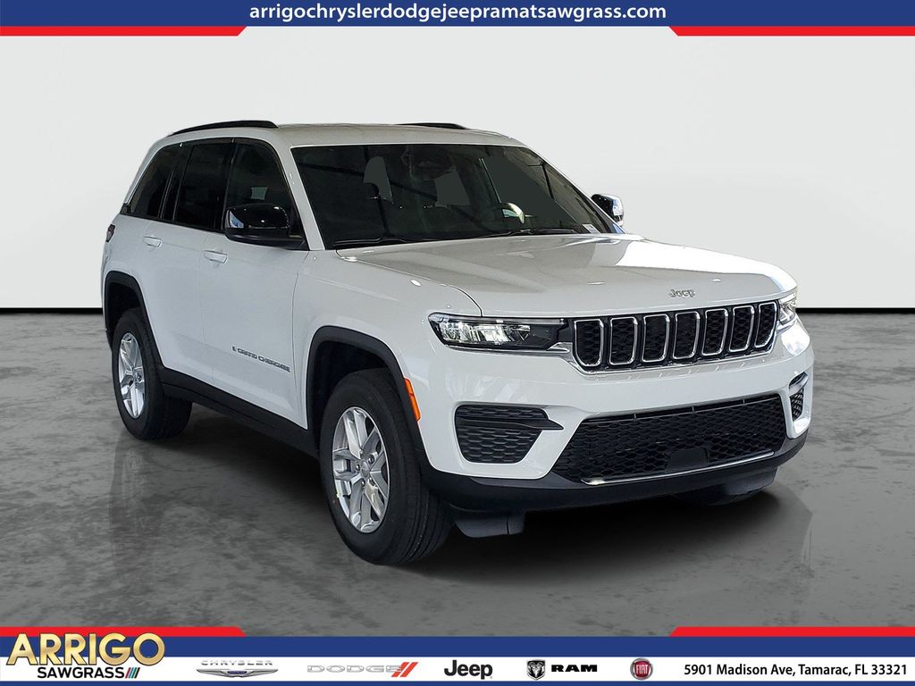 2026 Jeep Grand Cherokee Laredo