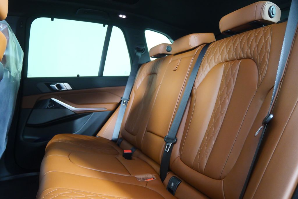 Thumbnail: 2026 BMW X5 - 15