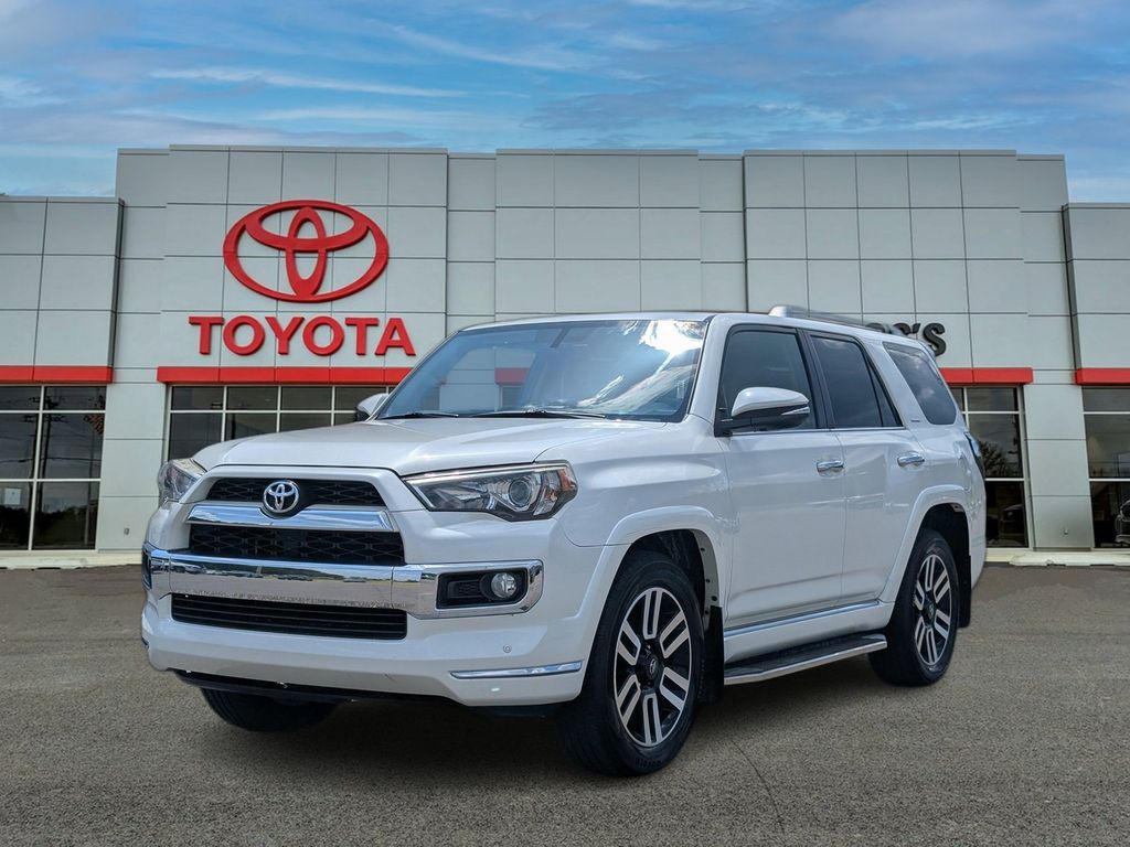 White (Blizzard Pearl) 2014 Toyota 4Runner SUV / Crossover 4X2 5-Speed Automatic Overdrive