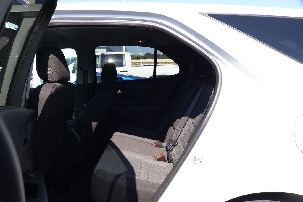 Thumbnail: 2023 Chevrolet Equinox - 31